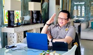 Bamsoet Beri Kuliah Doktor Hukum, Bahas Pemberantasan Mafia Tanah Bambang Soesatyo (Bamsoet) memberikan kuliah Program Doktor Ilmu Hukum secara daring dari Bali