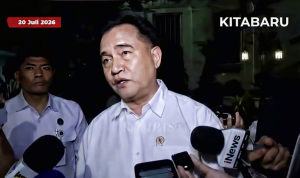 Yusril Ihza Mahendra memberikan keterangan pers terkait polemik Hotman bela Febrie.