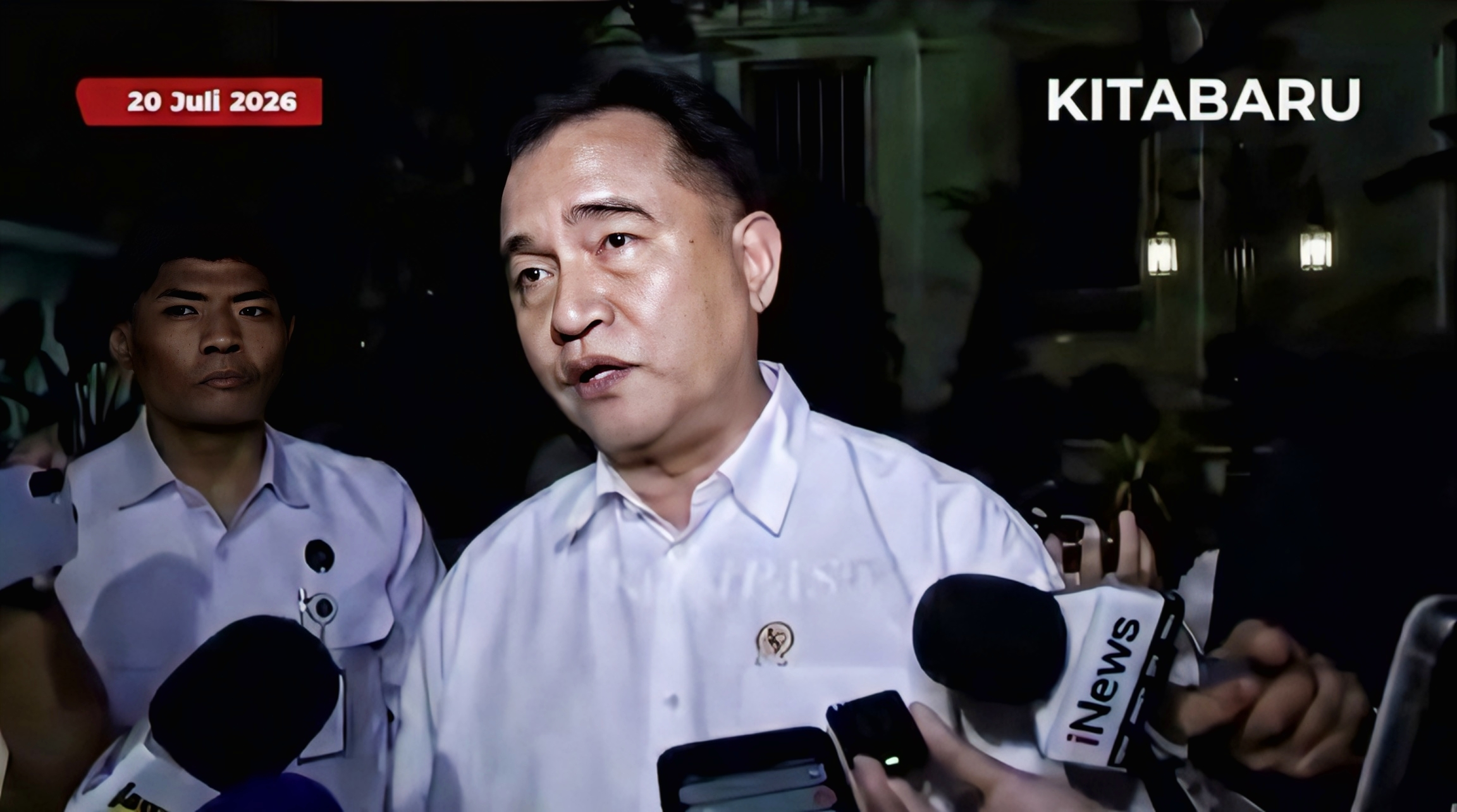 yusril-ihza-mahendra-tanggapan-hukum-juli-2026 Yusril Ihza Mahendra memberikan keterangan pers terkait polemik Hotman bela Febrie.